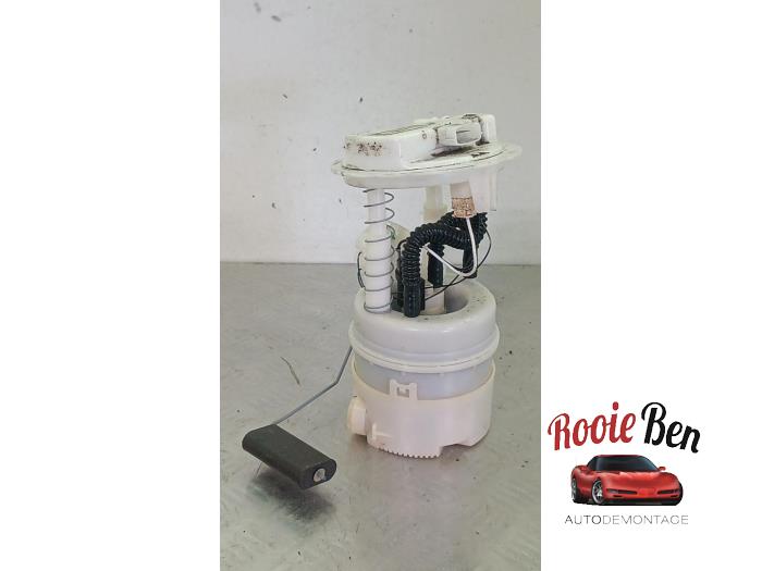 Gebruikte Tank element Pomp Renault Twingo II (CN) 1.2 16V Prijs € 19,00 Margeregeling aangeboden door Rooie Ben autodemontage
