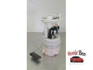 Gebruikte Brandstofpomp Elektrisch Renault Twingo II (CN) 1.2 16V Prijs € 50,00 Margeregeling aangeboden door Rooie Ben autodemontage