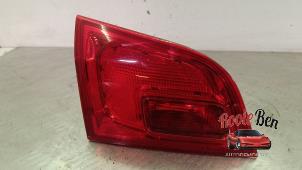 Gebruikte Achterlicht links Opel Astra J Sports Tourer (PD8/PE8/PF8) 1.7 CDTi 16V Prijs € 25,00 Margeregeling aangeboden door Rooie Ben autodemontage