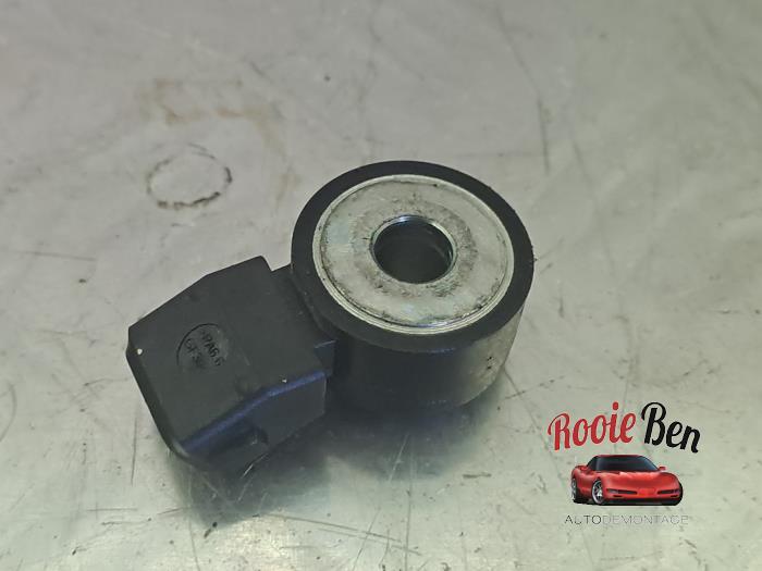 Gebruikte Klopsensor Mercedes E (W213) E-200 2.0 Turbo 16V Prijs € 10,00 Margeregeling aangeboden door Rooie Ben autodemontage