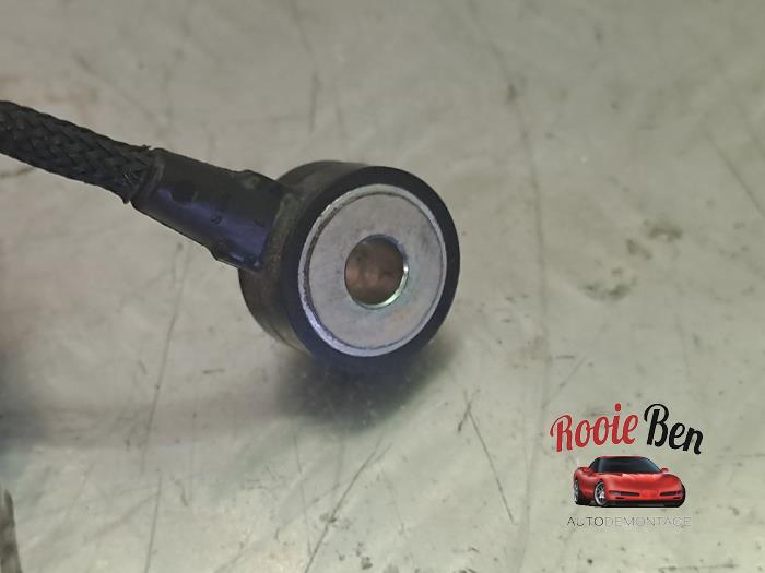 Pingelsensor van een Mercedes-Benz E (W213) E-200 2.0 Turbo 16V 2019