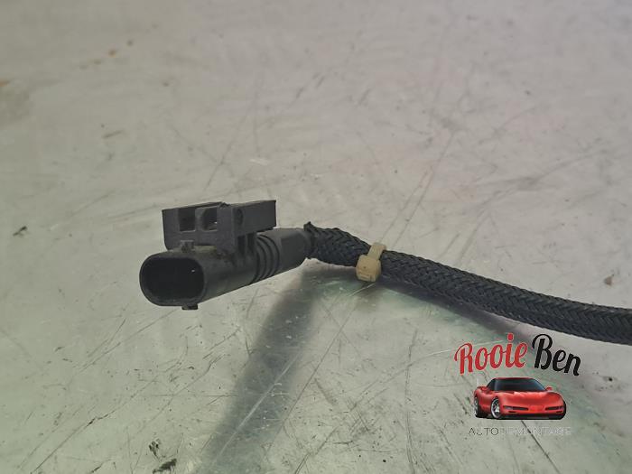 Pingelsensor van een Mercedes-Benz E (W213) E-200 2.0 Turbo 16V 2019
