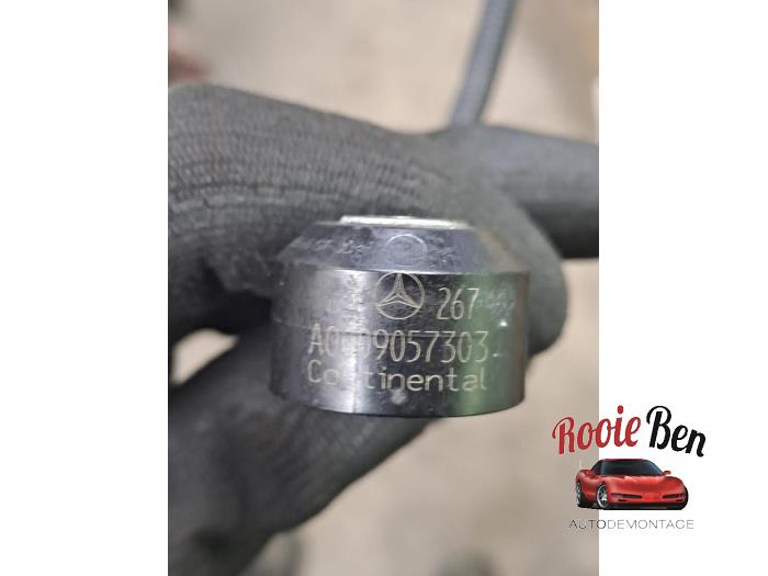 Pingelsensor van een Mercedes-Benz E (W213) E-200 2.0 Turbo 16V 2019