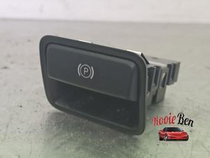 Gebruikte Handrem schakelaar Mercedes B (W246) 2.2 B-220 CDI BlueEFFICIENCY,d 16V Prijs € 15,00 Margeregeling aangeboden door Rooie Ben autodemontage