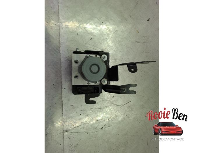 Gebruikte ABS Pomp Dacia Sandero II 0.9 TCE 90 12V Prijs € 150,00 Margeregeling aangeboden door Rooie Ben autodemontage