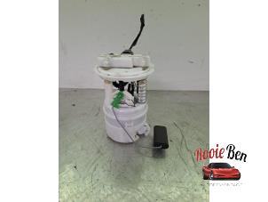 Gebruikte Tank element Pomp Dacia Sandero II 0.9 TCE 90 12V Prijs € 50,00 Margeregeling aangeboden door Rooie Ben autodemontage