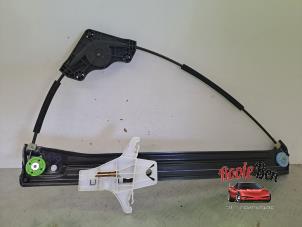 Gebruikte Raammechaniek 4Deurs rechts-achter Volkswagen Touran (5T1) 2.0 TDI 150 Prijs € 50,00 Margeregeling aangeboden door Rooie Ben autodemontage