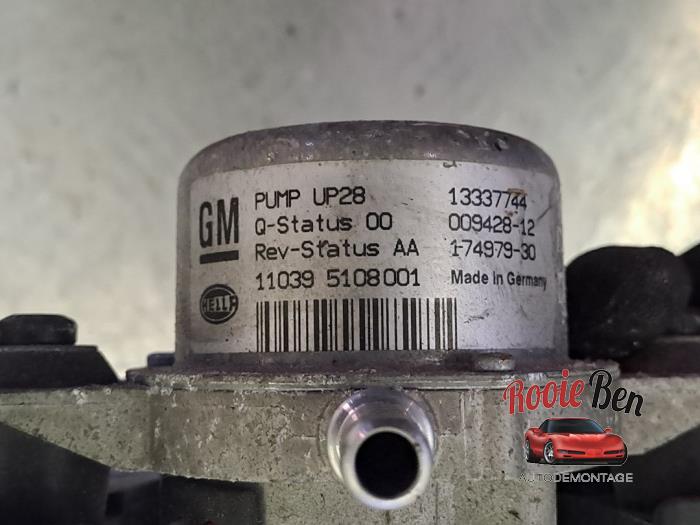 Gebruikte Vacuumpomp (Benzine) Opel Meriva (B) 1.4 Turbo 16V ecoFLEX Prijs € 50,00 Margeregeling aangeboden door Rooie Ben autodemontage