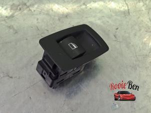 Gebruikte Elektrisch Raam Schakelaar BMW 3 serie (E90) 318i 16V Prijs op aanvraag aangeboden door Rooie Ben autodemontage