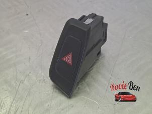 Gebruikte Alarmlicht Schakelaar Audi A4 (B8) 2.0 TDI 16V Prijs € 10,00 Margeregeling aangeboden door Rooie Ben autodemontage