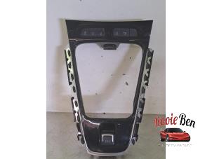 Gebruikte Handrem schakelaar Opel Grandland (X) 1.2 Turbo 12V Prijs op aanvraag aangeboden door Rooie Ben autodemontage