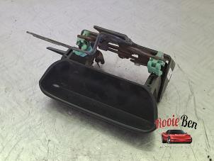 Gebruikte Handgreep Achterklep Chevrolet Avalanche 5.3 1500 V8 4WD Prijs op aanvraag aangeboden door Rooie Ben autodemontage