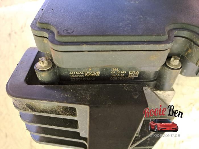 Gebruikte ABS Pomp Opel Karl 1.0 12V Prijs € 100,00 Margeregeling aangeboden door Rooie Ben autodemontage