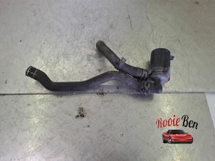 Gebruikte Extra waterpomp Volkswagen Touran (1T3) 1.6 TDI 16V Prijs op aanvraag aangeboden door Rooie Ben autodemontage