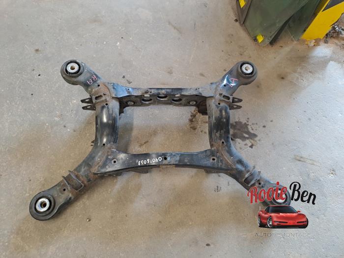 Subframe van een Mercedes-Benz ML II (164/4JG) 3.5 350 4-Matic V6 24V 2005