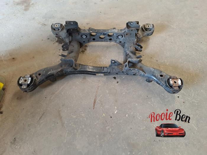 Subframe van een Mercedes-Benz ML II (164/4JG) 3.5 350 4-Matic V6 24V 2005