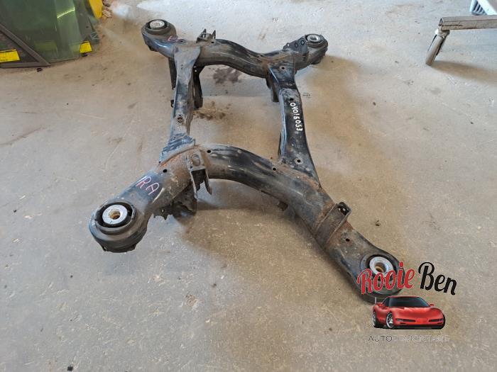 Subframe van een Mercedes-Benz ML II (164/4JG) 3.5 350 4-Matic V6 24V 2005