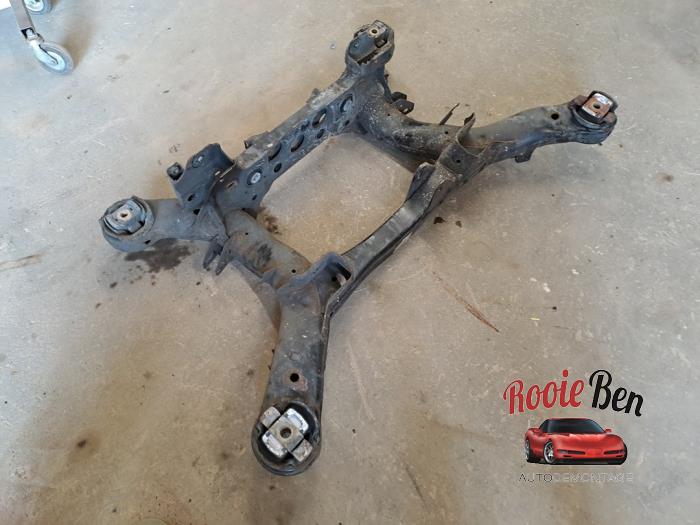 Subframe van een Mercedes-Benz ML II (164/4JG) 3.5 350 4-Matic V6 24V 2005
