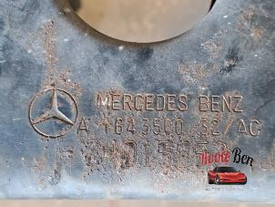 Gebruikte Subframe Mercedes ML II (164/4JG) 3.5 350 4-Matic V6 24V Prijs € 50,00 Margeregeling aangeboden door Rooie Ben autodemontage