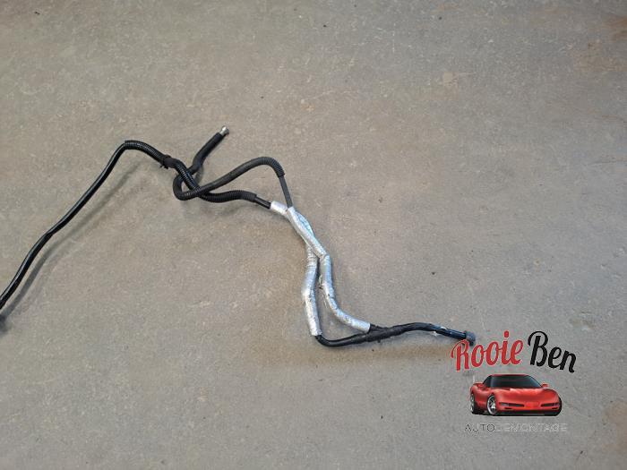 Brandstofdruk sensor van een Ford (USA) Mustang VI Convertible 2.3 EcoBoost 16V 2016