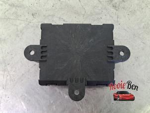 Gebruikte Centrale Deurvergrendelings Module Jaguar XE 2.0 200 Turbo 16V Prijs € 50,00 Margeregeling aangeboden door Rooie Ben autodemontage