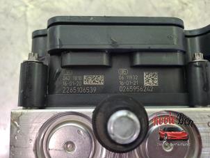 Gebruikte ABS Pomp Jaguar XE 2.0 200 Turbo 16V Prijs op aanvraag aangeboden door Rooie Ben autodemontage