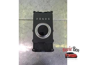 Gebruikte Selectiehendel automaat Jaguar XE 2.0 200 Turbo 16V Prijs op aanvraag aangeboden door Rooie Ben autodemontage