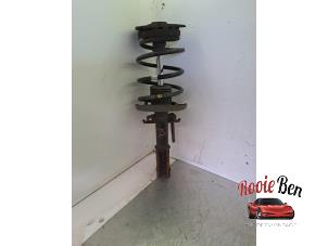 Gebruikte Voorpoot links Renault Grand Scénic III (JZ) 1.2 16V TCe 115 Prijs € 50,00 Margeregeling aangeboden door Rooie Ben autodemontage