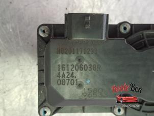 Gebruikte Gasklephuis Renault Grand Scénic III (JZ) 1.2 16V TCe 115 Prijs € 45,00 Margeregeling aangeboden door Rooie Ben autodemontage