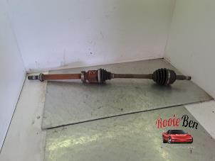 Gebruikte Aandrijfas rechts-voor Renault Grand Scénic III (JZ) 1.2 16V TCe 115 Prijs € 50,00 Margeregeling aangeboden door Rooie Ben autodemontage