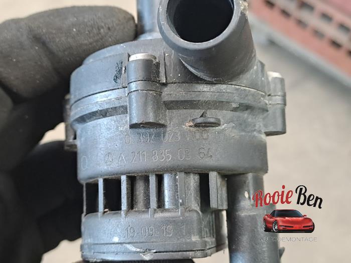 Gebruikte Waterpomp Mercedes B (W247) 2.0 B-200d Prijs € 50,00 Margeregeling aangeboden door Rooie Ben autodemontage