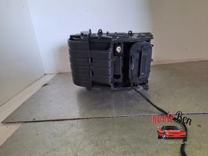 Gebruikte Opbergvak Mercedes B (W247) 2.0 B-200d Prijs op aanvraag aangeboden door Rooie Ben autodemontage