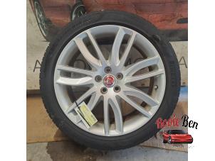 Gebruikte Velg + Band Jaguar XF (X260) 2.0 P250 Turbo 16V Prijs € 250,00 Margeregeling aangeboden door Rooie Ben autodemontage
