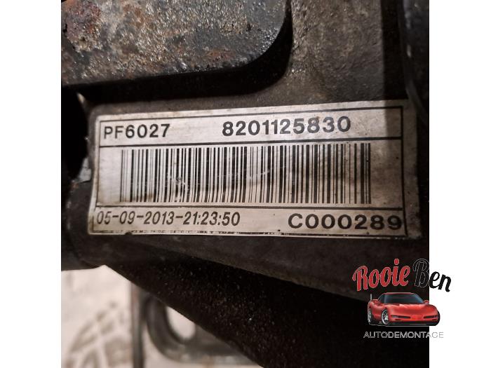 Versnellingsbak van een Opel Vivaro 2.0 CDTI 16V 2013