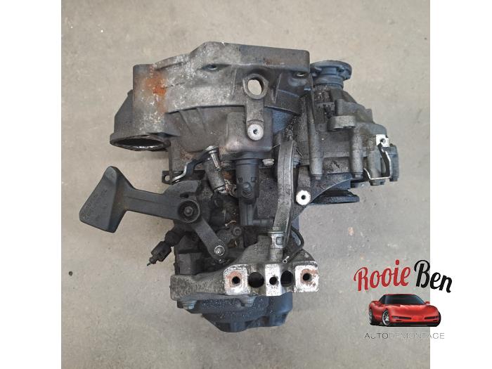 Gebruikte Versnellingsbak Volkswagen Golf V (1K1) 2.0 FSI 16V Prijs € 200,00 Margeregeling aangeboden door Rooie Ben autodemontage