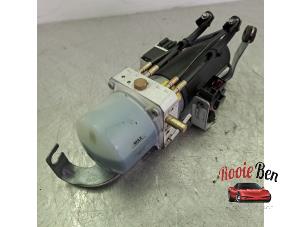 Gebruikte Cabriodak Motor Volkswagen New Beetle (1Y7) 2.0 Prijs € 150,00 Margeregeling aangeboden door Rooie Ben autodemontage