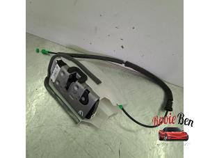 Gebruikte Portierslot Mechaniek 4Deurs links-voor Tesla Model 3 Standard RWD Plus Prijs € 50,00 Margeregeling aangeboden door Rooie Ben autodemontage