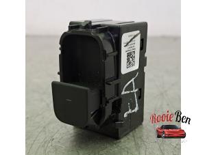 Gebruikte Ruit schakelaar elektrisch Tesla Model 3 Standard RWD Plus Prijs op aanvraag aangeboden door Rooie Ben autodemontage