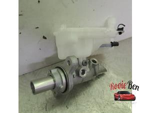 Gebruikte Hoofdremcilinder Nissan Townstar 1.3 TCE 130 16V Prijs op aanvraag aangeboden door Rooie Ben autodemontage