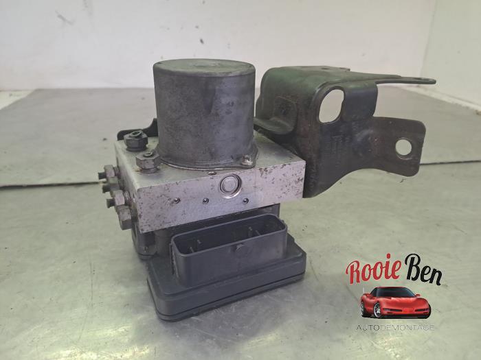 Gebruikte ABS Pomp Ford Usa F-150 Standard Cab 5.0 Crew Cab Prijs € 400,00 Margeregeling aangeboden door Rooie Ben autodemontage