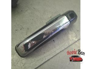 Gebruikte Deurgreep 4Deurs links-voor Dodge 1500 Crew Cab (DS) 5.7 Hemi V8 4x4 Prijs op aanvraag aangeboden door Rooie Ben autodemontage
