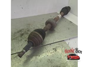 Gebruikte Aandrijfas rechts-voor Dacia Sandero I (BS) 1.6 Prijs € 30,00 Margeregeling aangeboden door Rooie Ben autodemontage