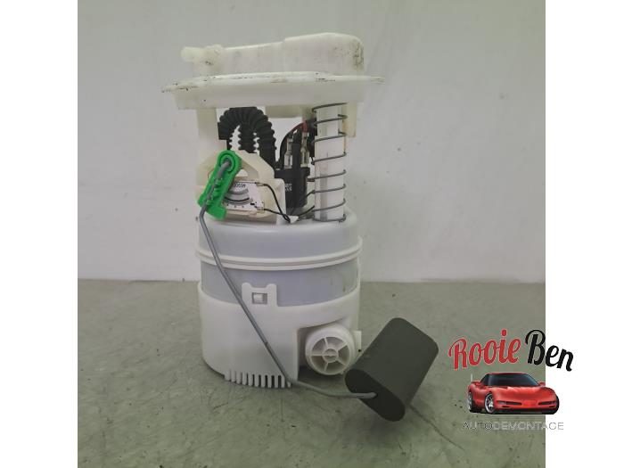 Gebruikte Tank element Pomp Dacia Sandero I (BS) 1.6 Prijs € 50,00 Margeregeling aangeboden door Rooie Ben autodemontage