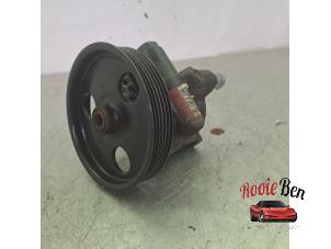 Gebruikte Servopomp Dacia Sandero I (BS) 1.6 Prijs op aanvraag aangeboden door Rooie Ben autodemontage