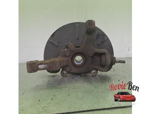 Gebruikte Fusee rechts-voor Dodge Avenger (JS) 2.0 16V Prijs € 75,00 Margeregeling aangeboden door Rooie Ben autodemontage