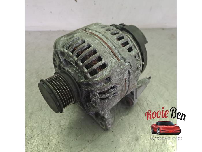 Dynamo van een Volkswagen Passat Variant (3C5) 2.0 FSI 16V 2006