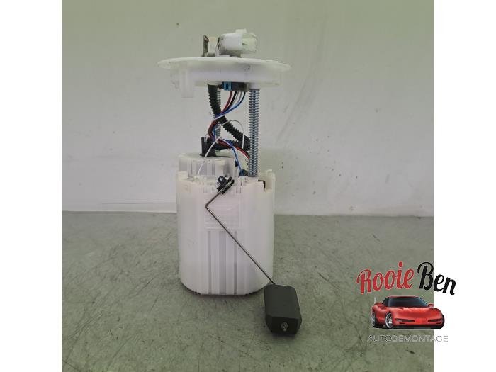Gebruikte Tank element Pomp Opel Karl 1.0 12V Prijs € 50,00 Margeregeling aangeboden door Rooie Ben autodemontage