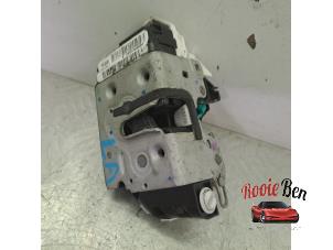 Gebruikte Deurslot Mechaniek 4Deurs links-achter Jeep Compass I (MK49) 2.4 16V 4x4 Prijs € 50,00 Margeregeling aangeboden door Rooie Ben autodemontage