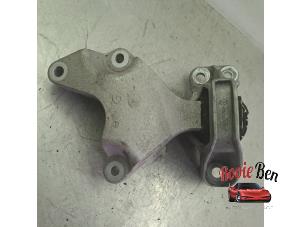 Gebruikte Motorrubber Nissan Micra (K14) 0.9 IG-T 12V Prijs € 25,00 Margeregeling aangeboden door Rooie Ben autodemontage