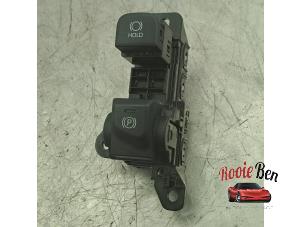 Gebruikte Schakelaar handrem Toyota Yaris IV (P21/PA1/PH1) 1.5 12V Hybrid 115 Prijs op aanvraag aangeboden door Rooie Ben autodemontage